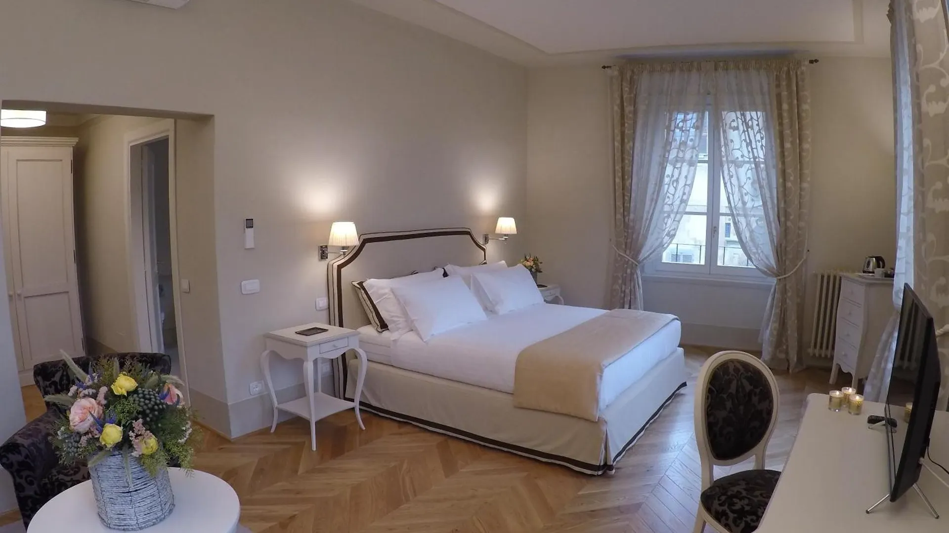 ***  Palazzo Della Stufa Residenza D'Epoca Bed & Breakfast Florence Italy