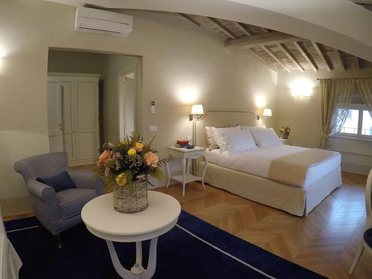 Palazzo Della Stufa Residenza D'Epoca Bed & Breakfast Florence